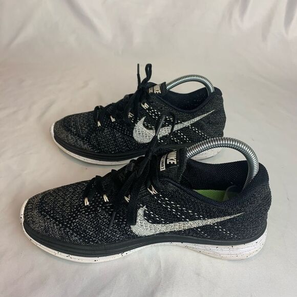Nike Women's Flyknit Lunar 3 Oreo Shoes Size 7.5 - Picture 3 of 7